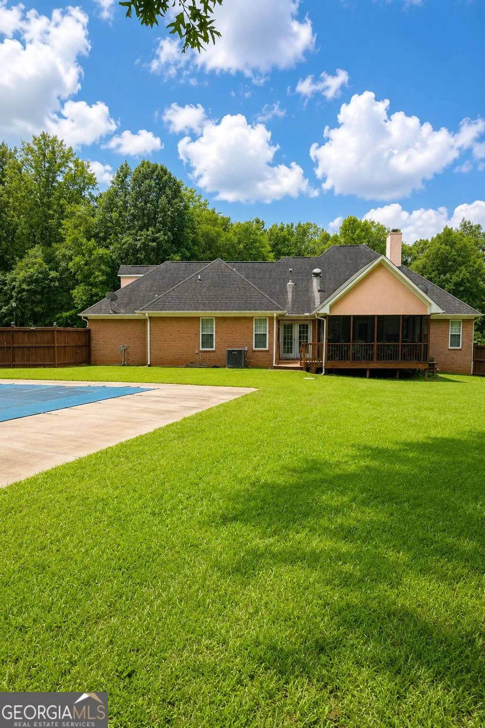 145 Lofty Eagle LN Fayetteville, GA 30214