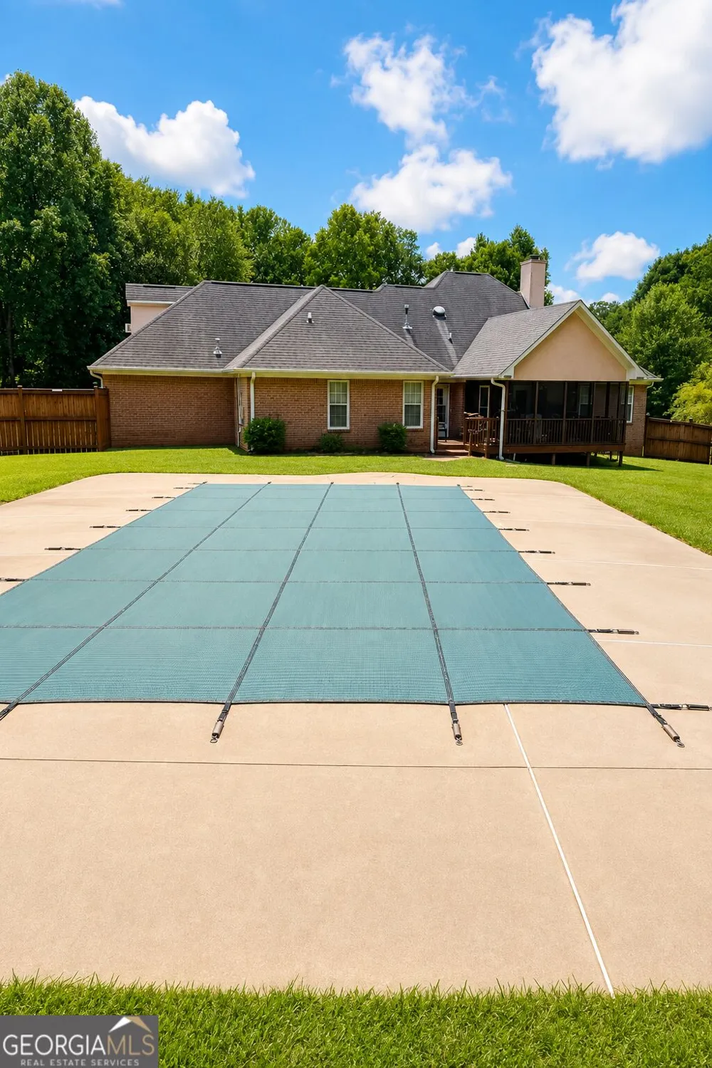 145 Lofty Eagle LN Fayetteville, GA 30214