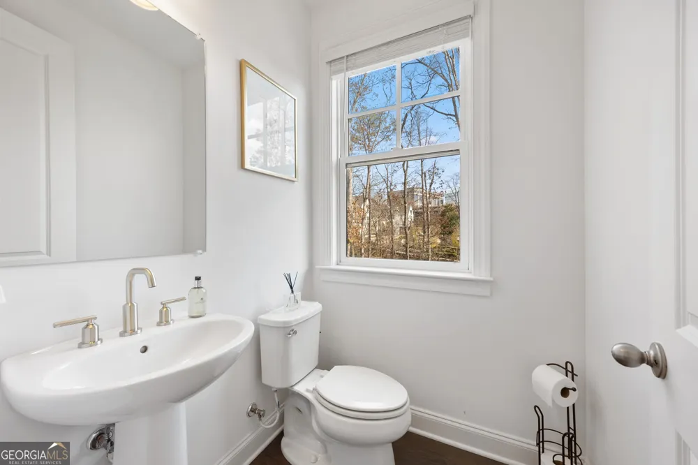 6529 Beacon DR Sandy Springs, GA 30328