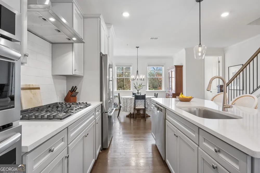 6529 Beacon DR Sandy Springs, GA 30328