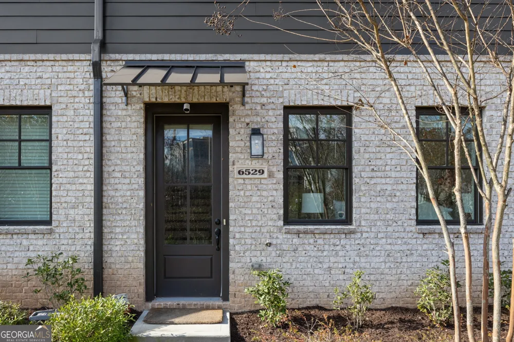 6529 Beacon DR Sandy Springs, GA 30328