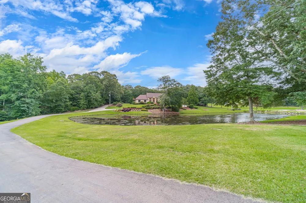1601 Broadnax Mill RD Loganville, GA 30052