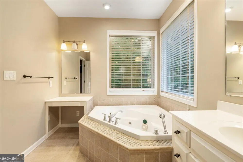 1628 Valley View DR Elberton, GA 30635