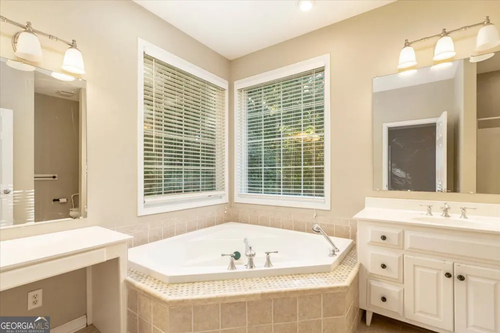 1628 Valley View DR Elberton, GA 30635