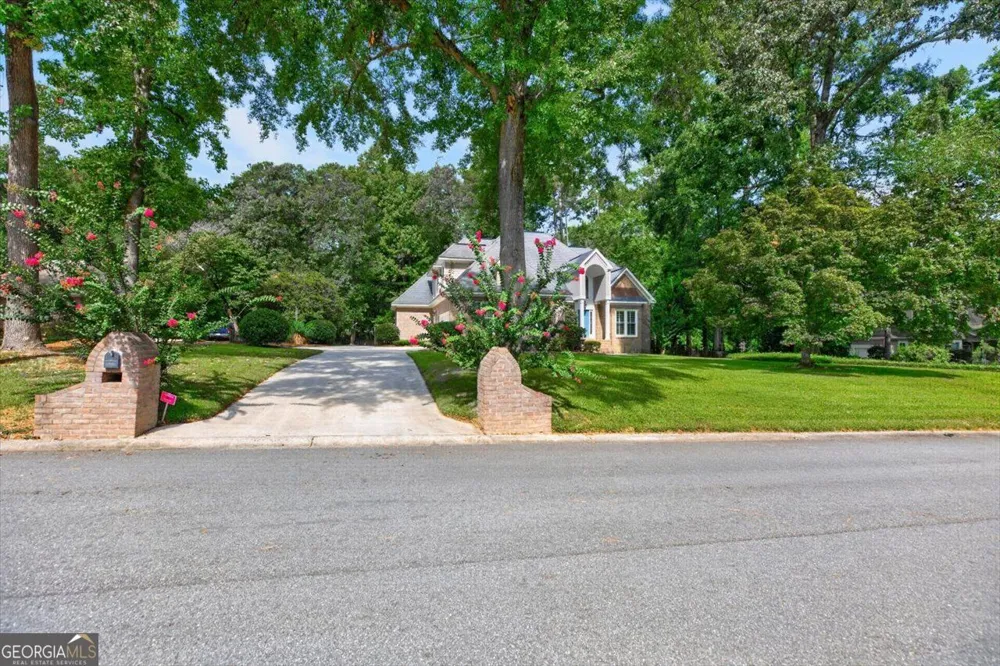 106 Fairways DR Warner Robins, GA 31088