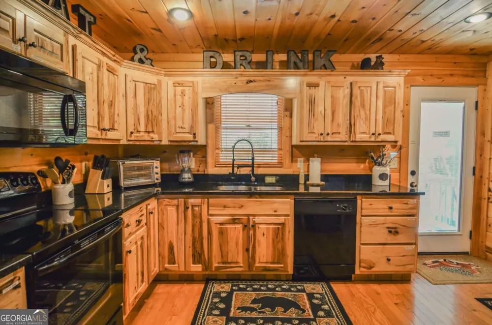 216 Dawn LN Ellijay, GA 30540