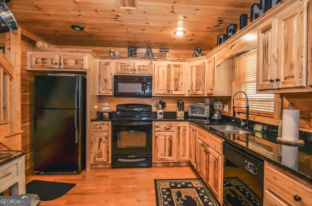 216 Dawn LN Ellijay, GA 30540