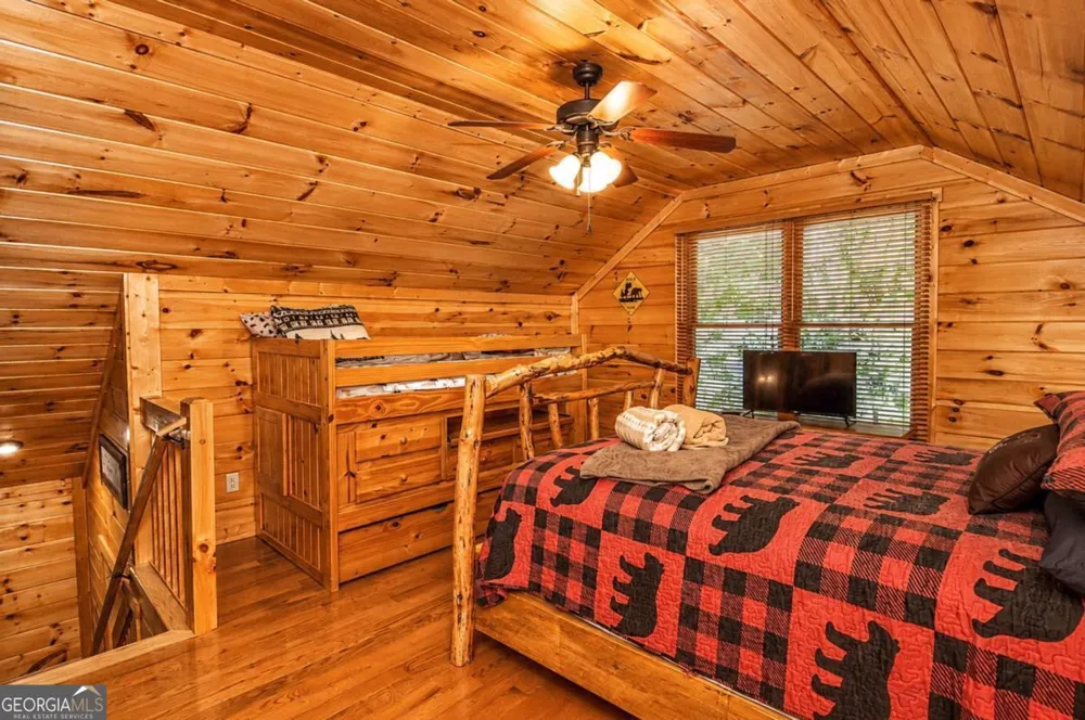 216 Dawn LN Ellijay, GA 30540