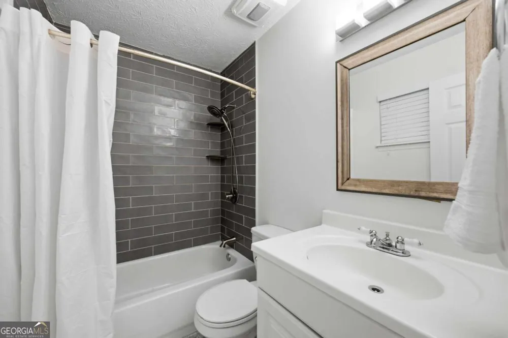 270 Parkmont CT Roswell, GA 30076