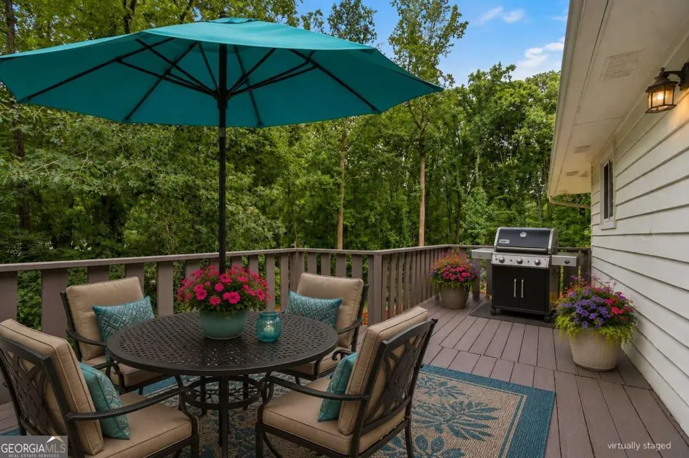 270 Parkmont CT Roswell, GA 30076