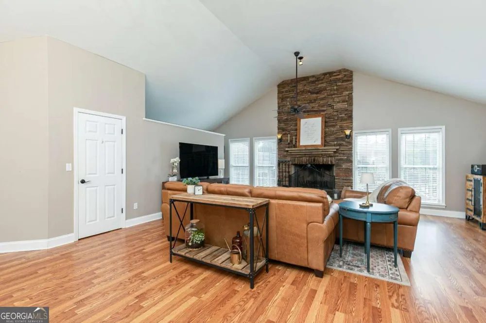 3021 Old Lost Mountain RD Powder Springs, GA 30127