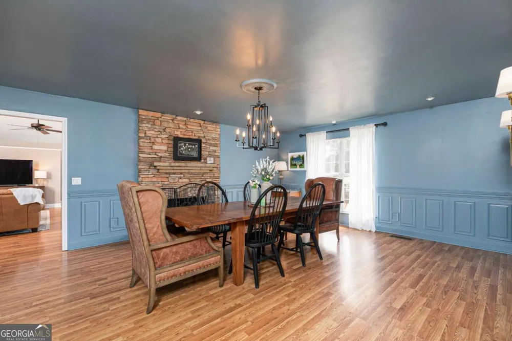 3021 Old Lost Mountain RD Powder Springs, GA 30127