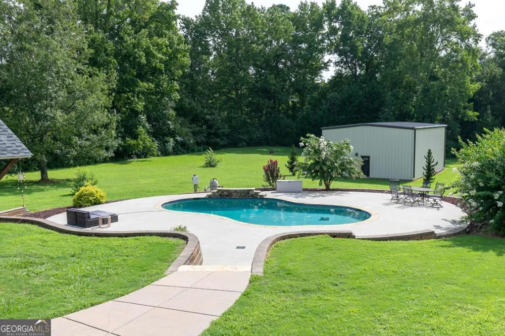 3021 Old Lost Mountain RD Powder Springs, GA 30127