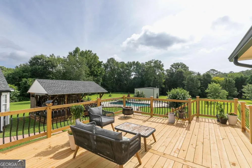 3021 Old Lost Mountain RD Powder Springs, GA 30127