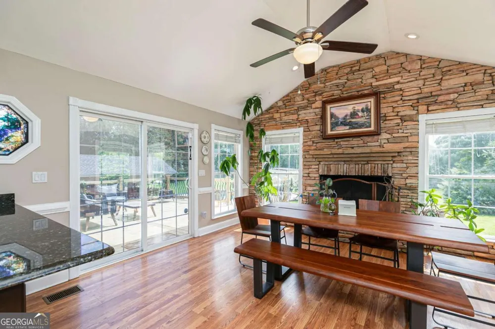 3021 Old Lost Mountain RD Powder Springs, GA 30127