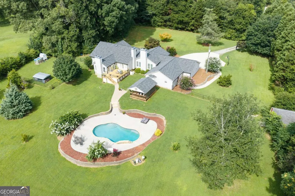 3021 Old Lost Mountain RD Powder Springs, GA 30127