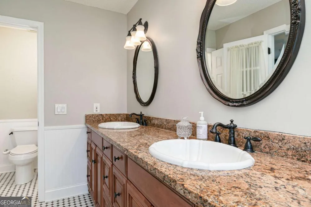 3021 Old Lost Mountain RD Powder Springs, GA 30127