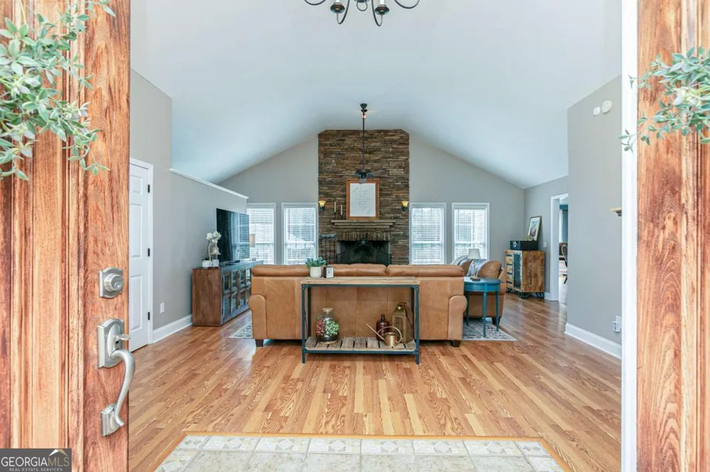 3021 Old Lost Mountain RD Powder Springs, GA 30127