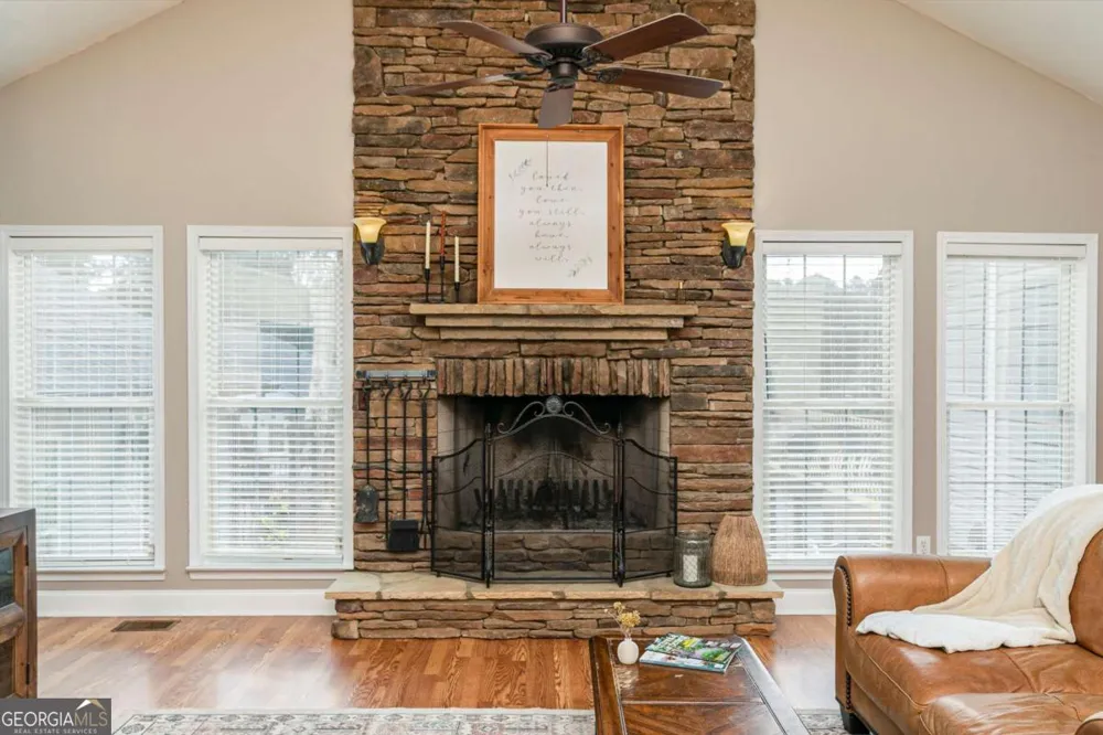 3021 Old Lost Mountain RD Powder Springs, GA 30127