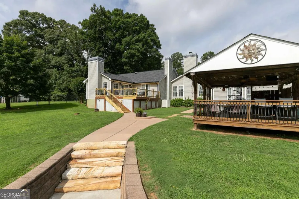 3021 Old Lost Mountain RD Powder Springs, GA 30127