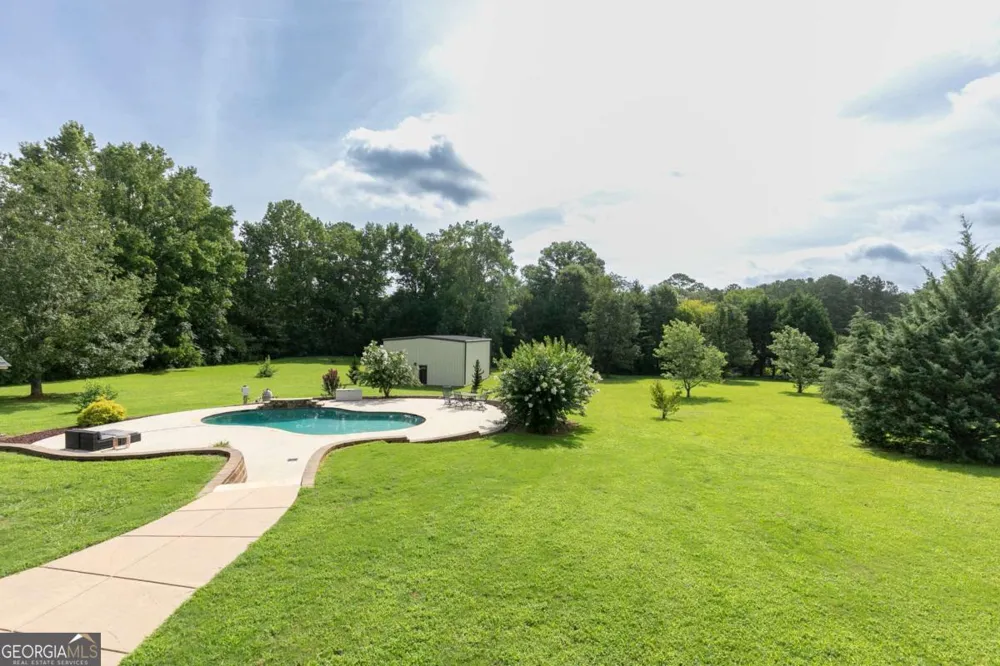 3021 Old Lost Mountain RD Powder Springs, GA 30127