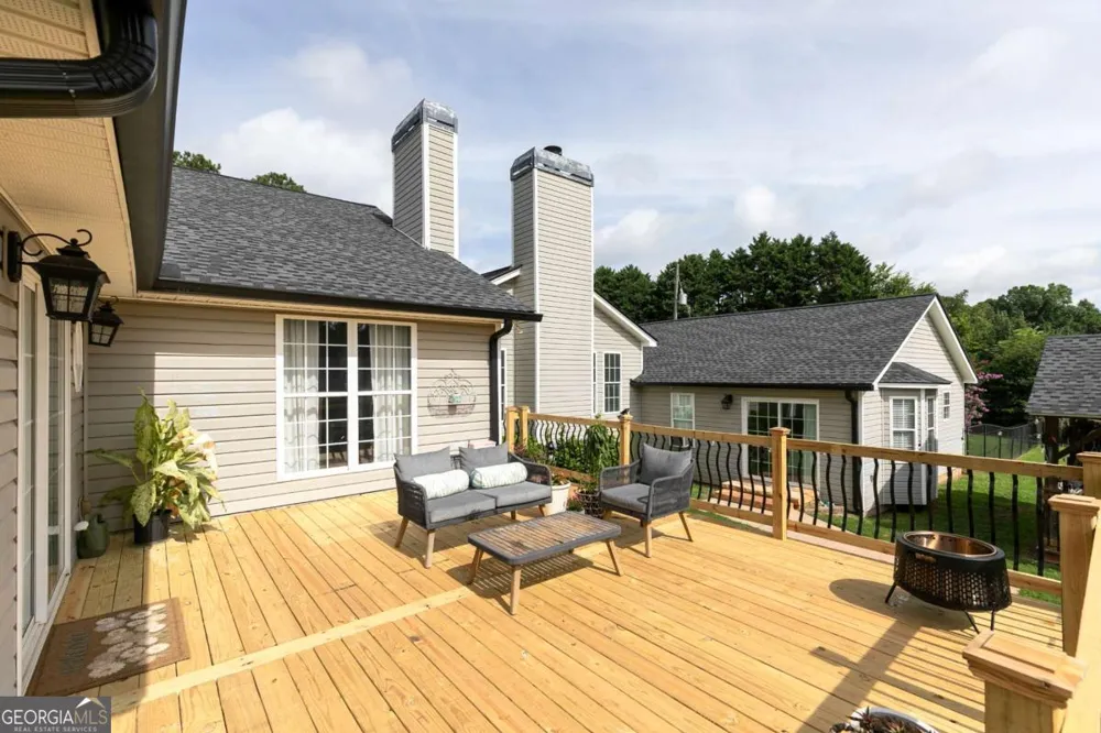 3021 Old Lost Mountain RD Powder Springs, GA 30127