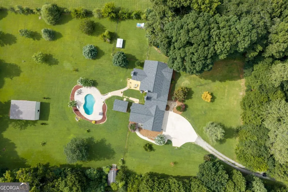 3021 Old Lost Mountain RD Powder Springs, GA 30127
