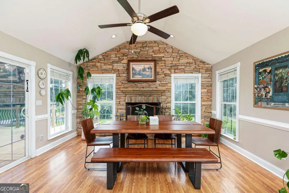 3021 Old Lost Mountain RD Powder Springs, GA 30127