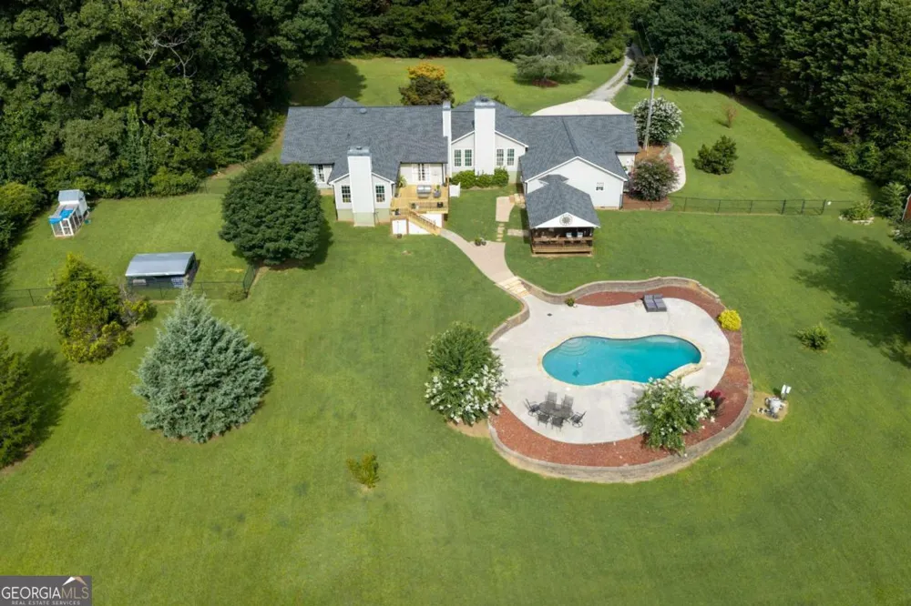 3021 Old Lost Mountain RD Powder Springs, GA 30127