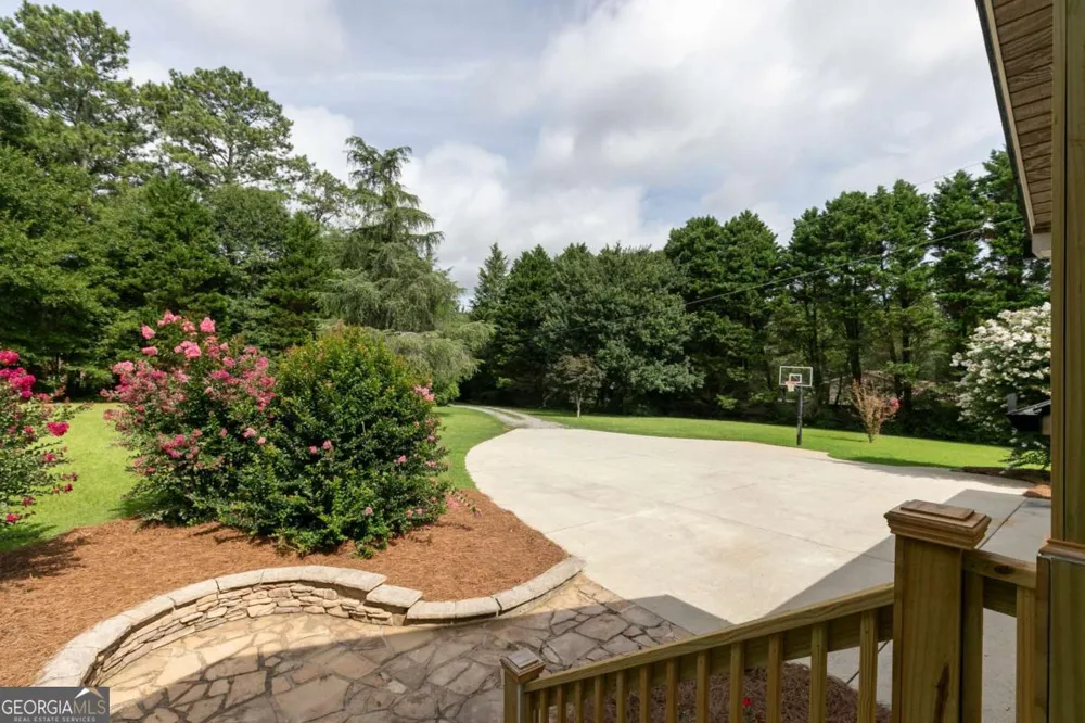 3021 Old Lost Mountain RD Powder Springs, GA 30127