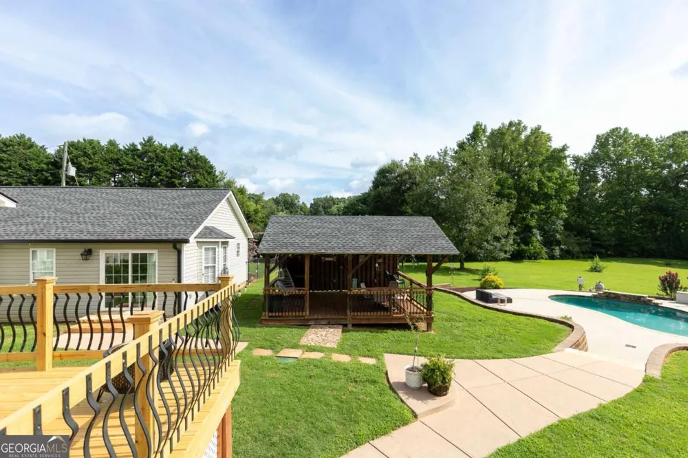 3021 Old Lost Mountain RD Powder Springs, GA 30127