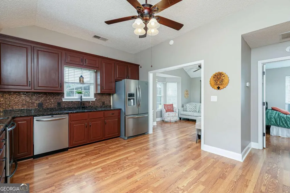 3021 Old Lost Mountain RD Powder Springs, GA 30127