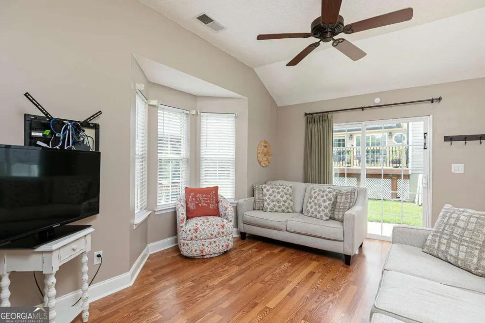 3021 Old Lost Mountain RD Powder Springs, GA 30127