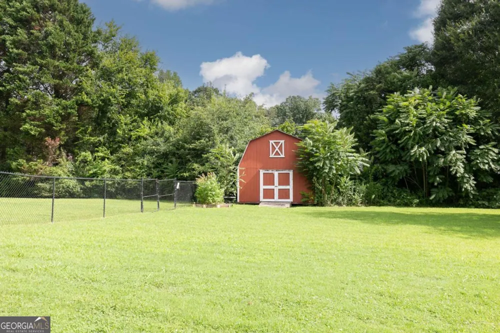 3021 Old Lost Mountain RD Powder Springs, GA 30127