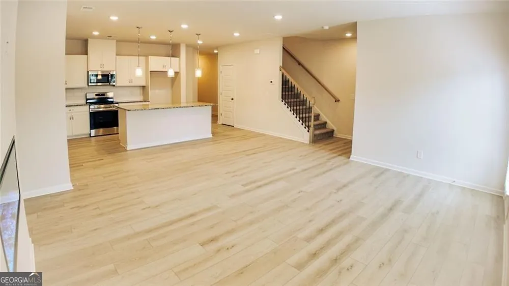 324 Ranier LN Auburn, GA 30011