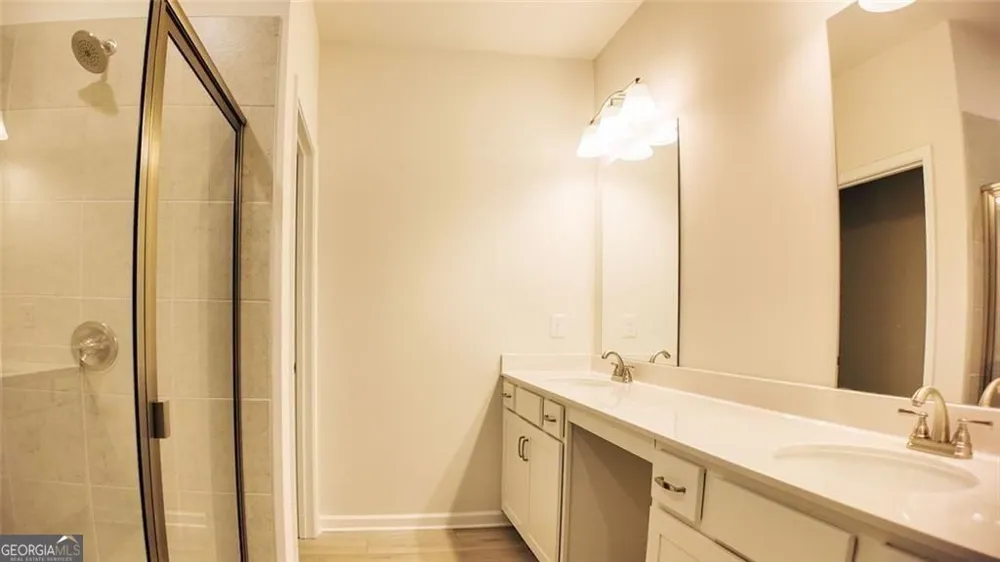 324 Ranier LN Auburn, GA 30011