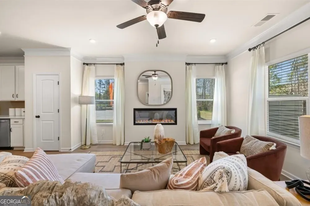 324 Ranier LN Auburn, GA 30011