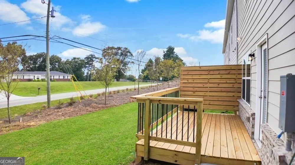 324 Ranier LN Auburn, GA 30011