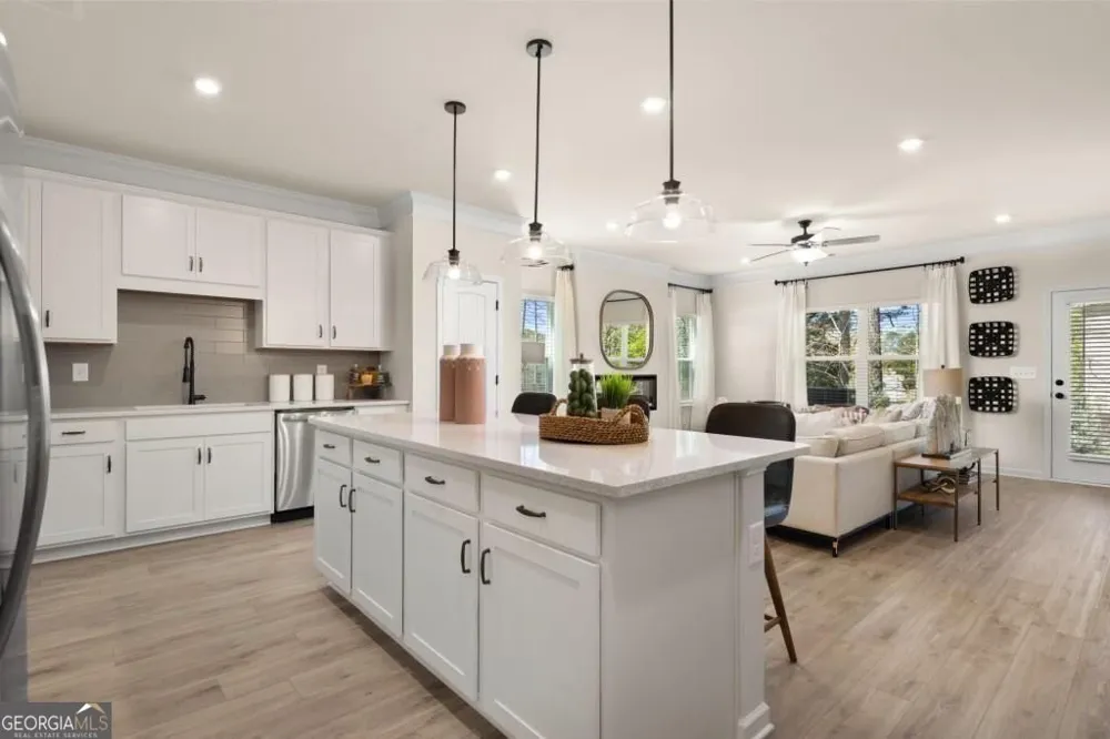 324 Ranier LN Auburn, GA 30011