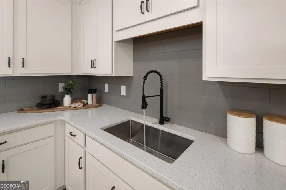 324 Ranier LN Auburn, GA 30011