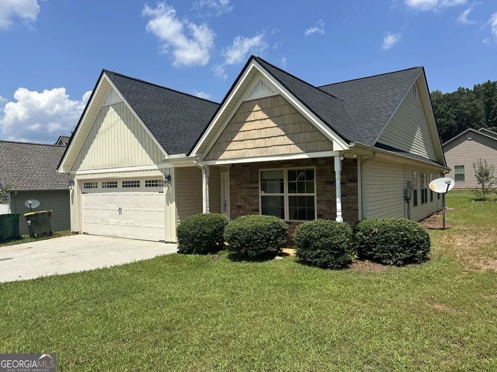 561 Highland Pointe DR Alto, GA 30510