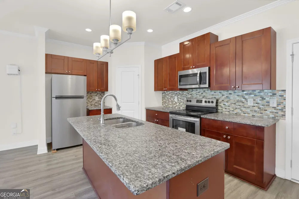 232 Cashes DR Lilburn, GA 30047