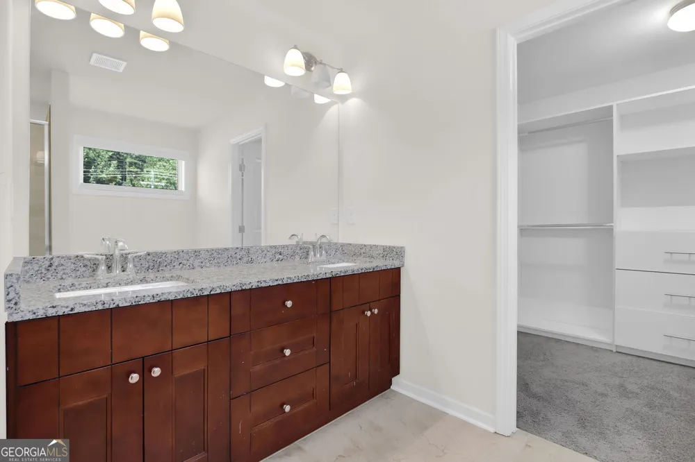 232 Cashes DR Lilburn, GA 30047