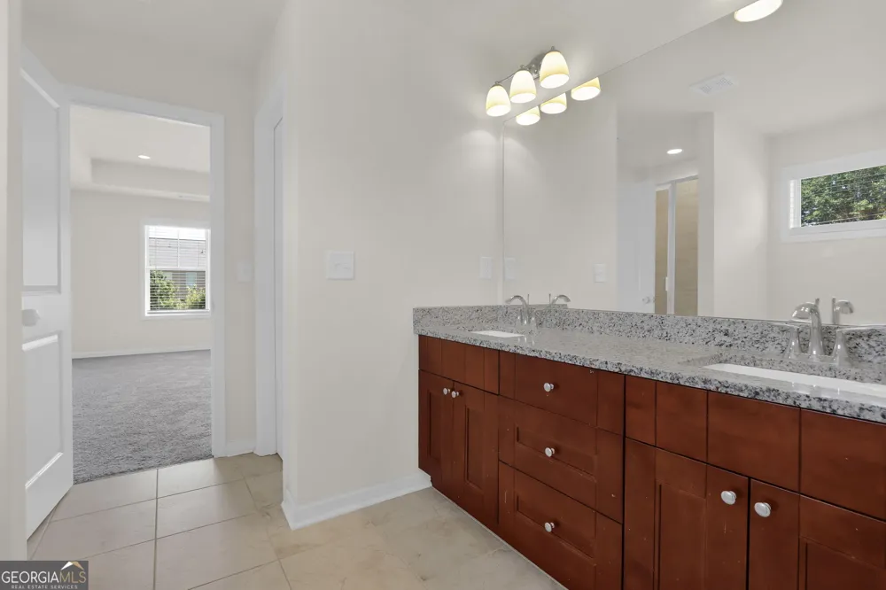 232 Cashes DR Lilburn, GA 30047