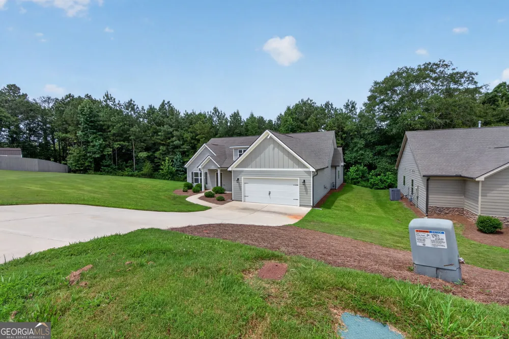 137 Holtz DR Carrollton, GA 30117