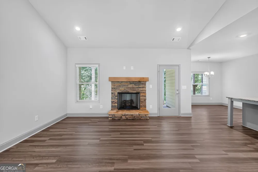 137 Holtz DR Carrollton, GA 30117