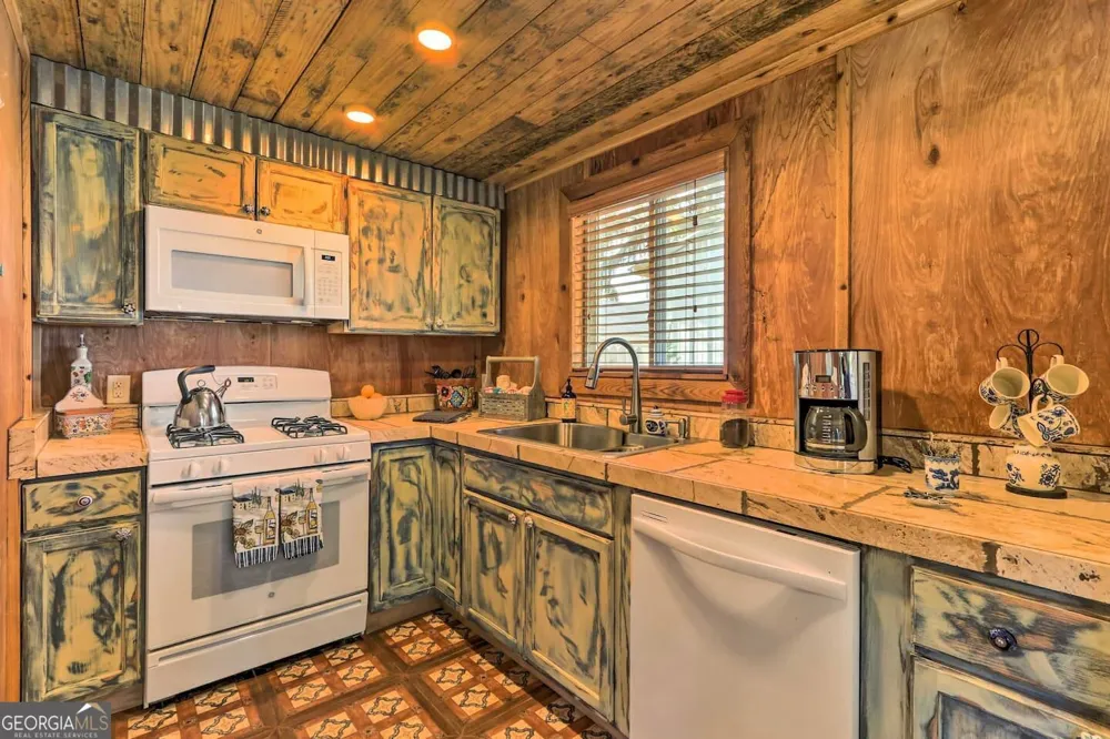 132/154 River DR Midway, GA 31320