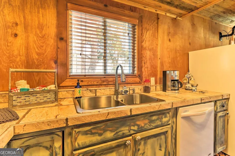 132/154 River DR Midway, GA 31320