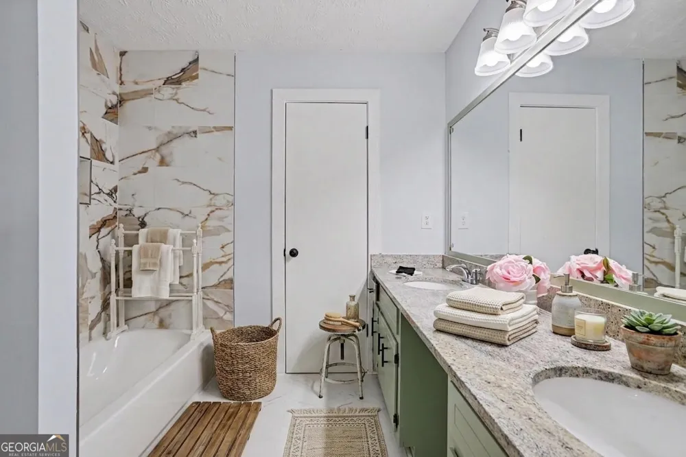 5148 Rocky GLN Stone Mountain, GA 30088