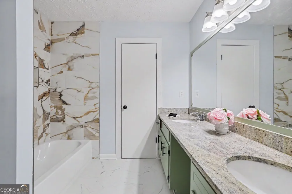 5148 Rocky GLN Stone Mountain, GA 30088